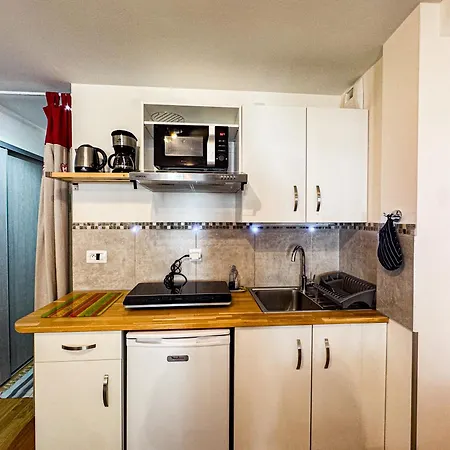 4810 Centre Daire *